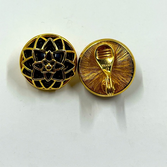 Vintage 1980s Gold Plated Monet Signed Clip On Earrings - Picture 4 of 5